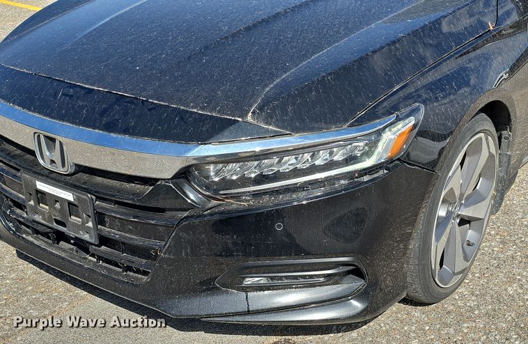 image for item LW9919 2018 Honda Accord Touring 
