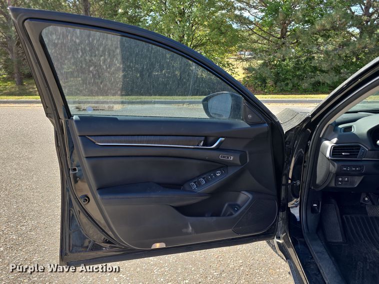 image for item LW9919 2018 Honda Accord Touring 