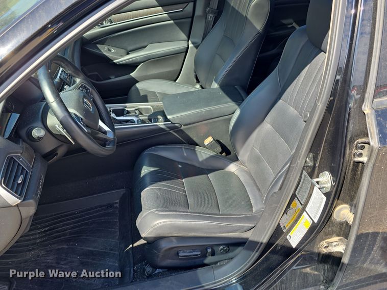 image for item LW9919 2018 Honda Accord Touring 