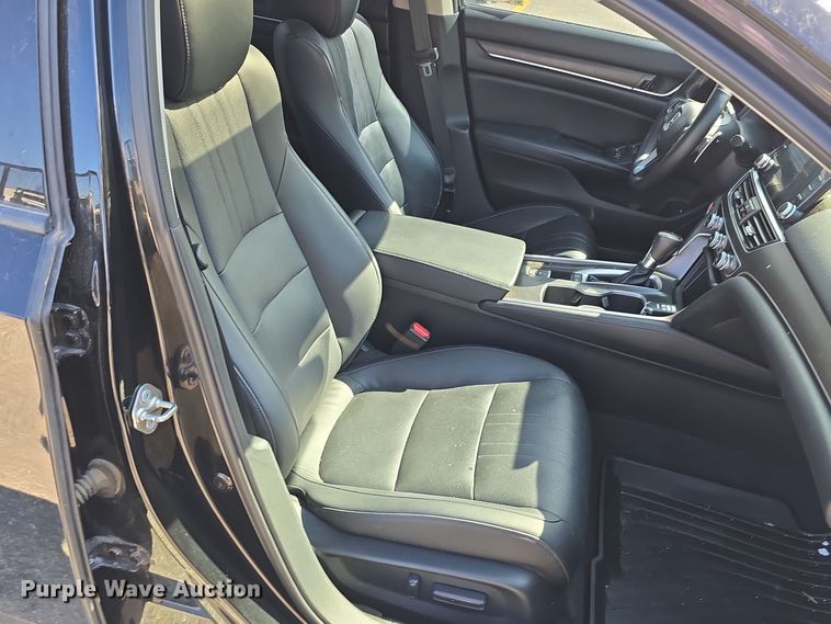 image for item LW9919 2018 Honda Accord Touring 