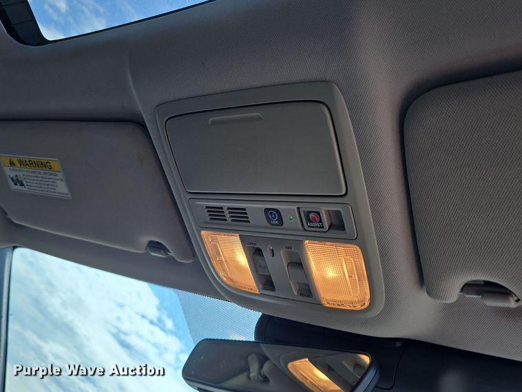 image for item LW9919 2018 Honda Accord Touring 