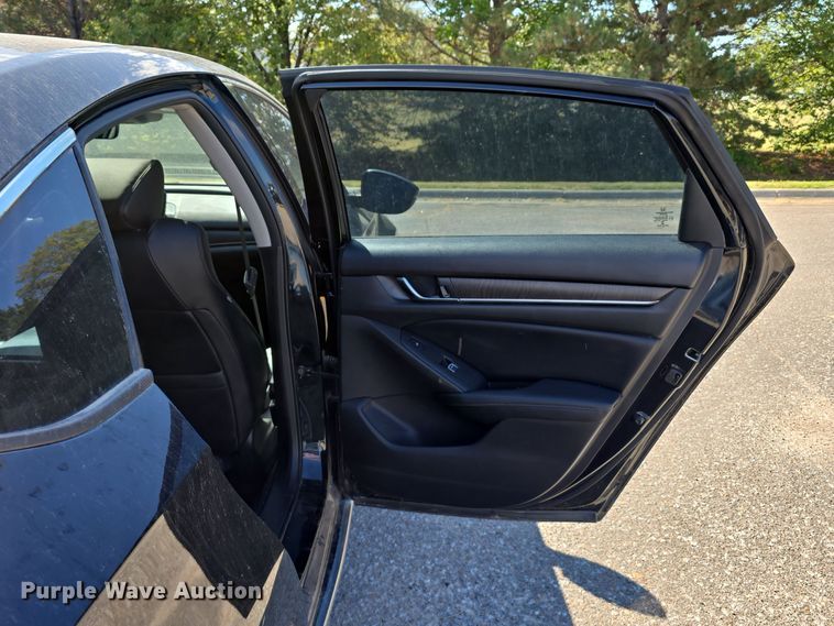 image for item LW9919 2018 Honda Accord Touring 