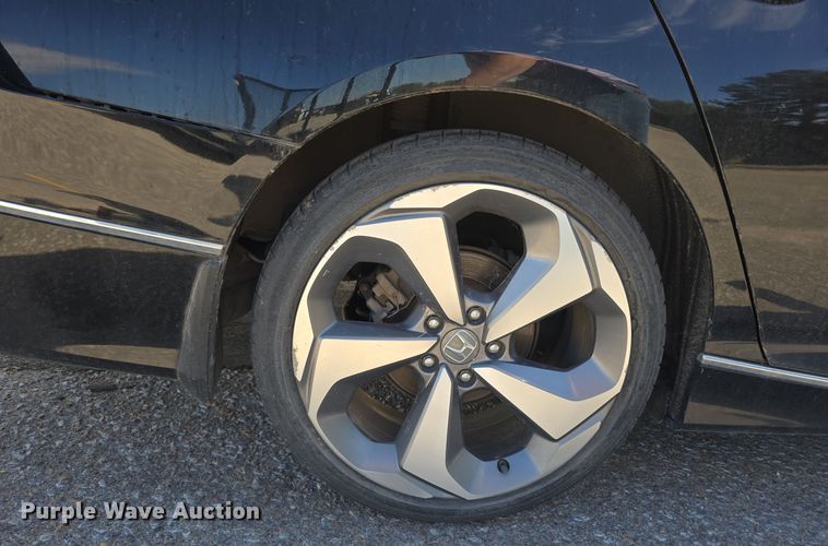 image for item LW9919 2018 Honda Accord Touring 