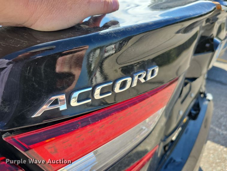 image for item LW9919 2018 Honda Accord Touring 