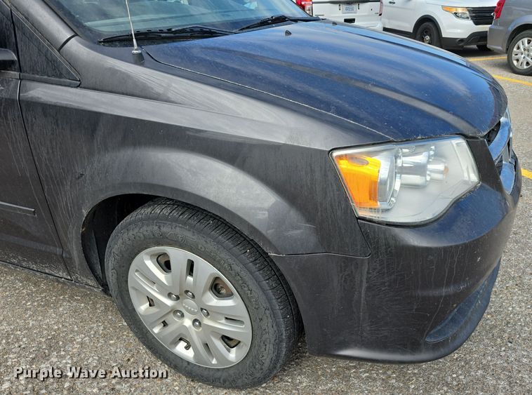 image for item LW9920 2016 Dodge Grand Caravan van