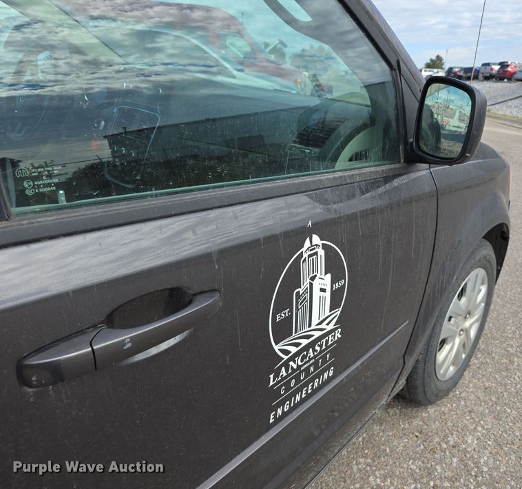 image for item LW9920 2016 Dodge Grand Caravan van