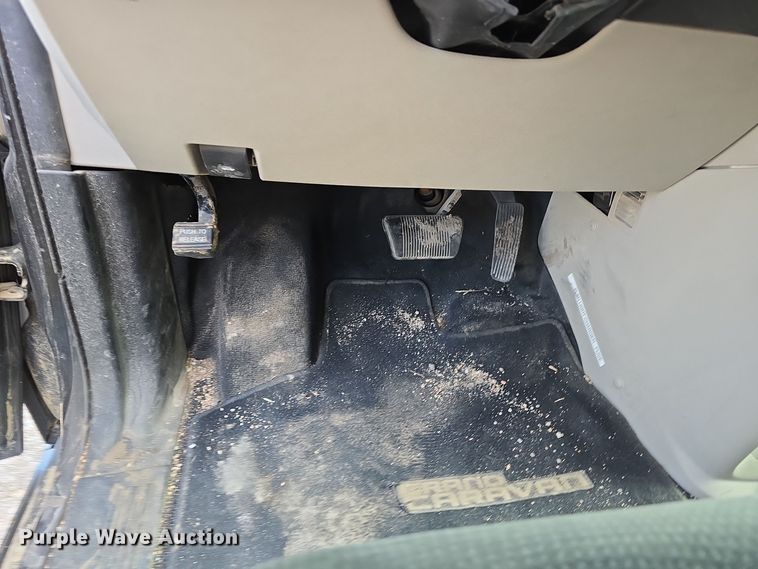 image for item LW9920 2016 Dodge Grand Caravan van