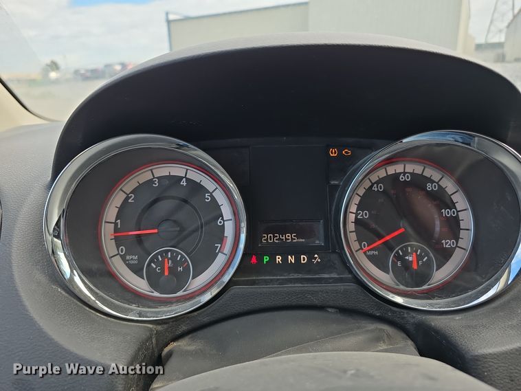 image for item LW9920 2016 Dodge Grand Caravan van