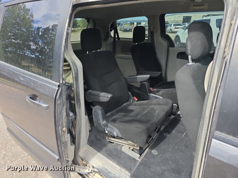 image for item LW9920 2016 Dodge Grand Caravan van