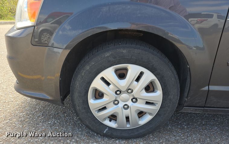 image for item LW9920 2016 Dodge Grand Caravan van