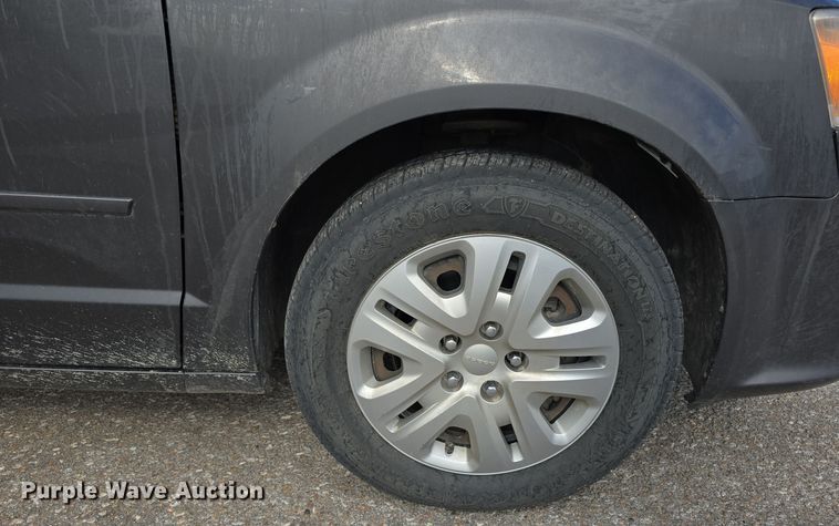 image for item LW9920 2016 Dodge Grand Caravan van