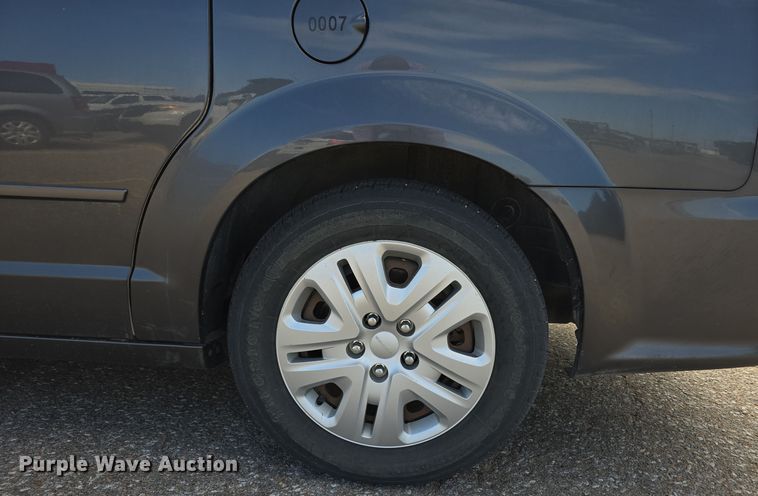 image for item LW9920 2016 Dodge Grand Caravan van