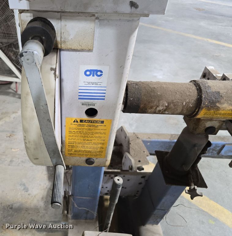 image for item LW9930 OTC The Revolver engine stand