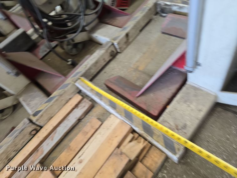 image for item LW9935 (12) Sterling Koni lifts