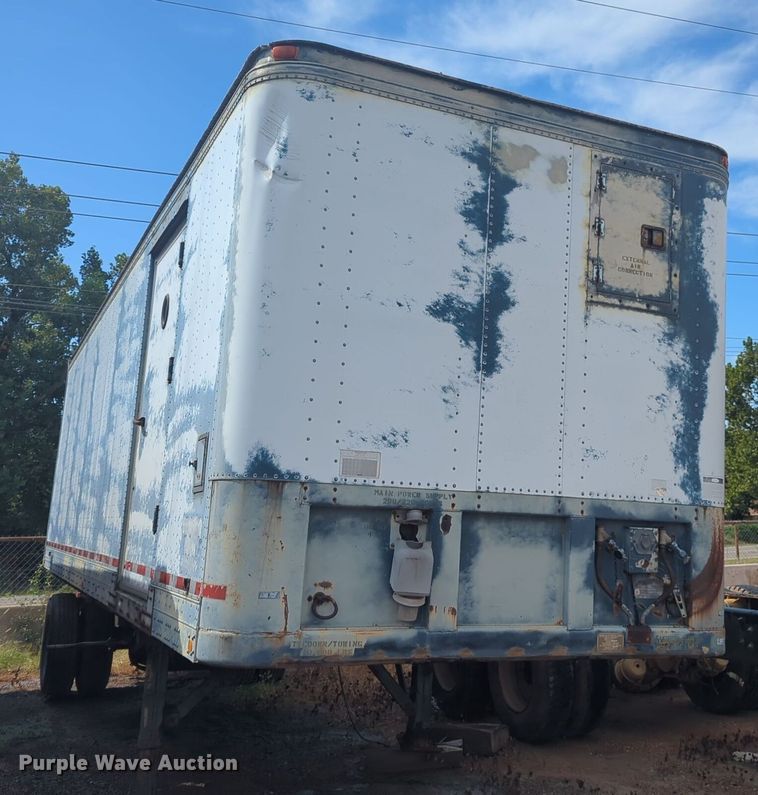 image for item LY9354 1986 Fruehauf FBXF132 dry van trailer