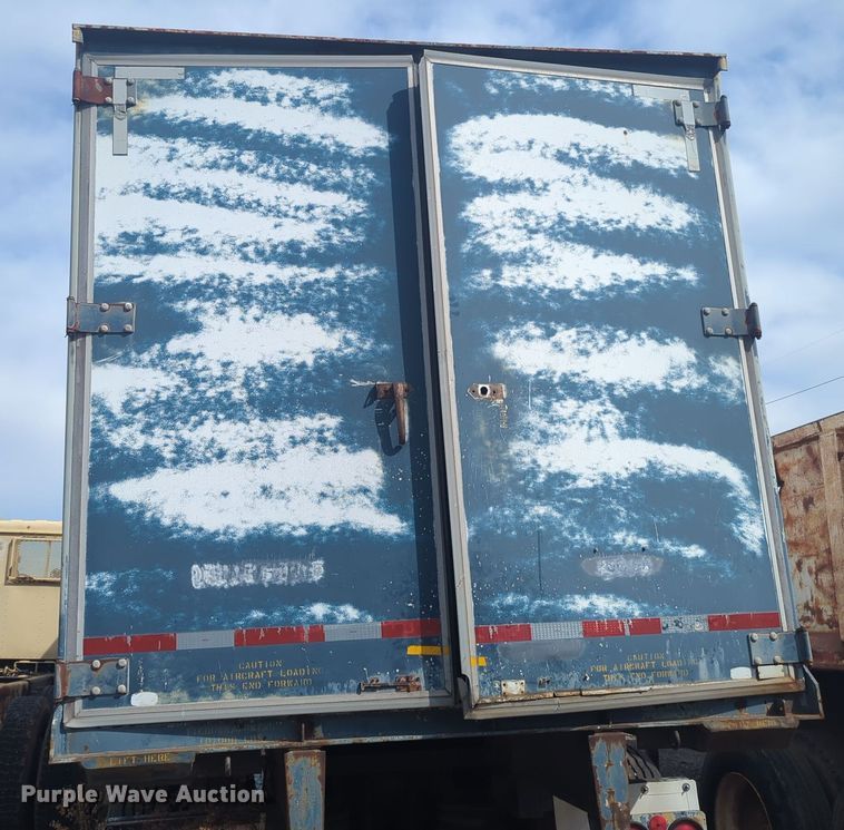 image for item LY9354 1986 Fruehauf FBXF132 dry van trailer