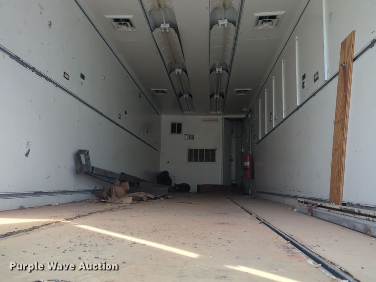 image for item LY9354 1986 Fruehauf FBXF132 dry van trailer