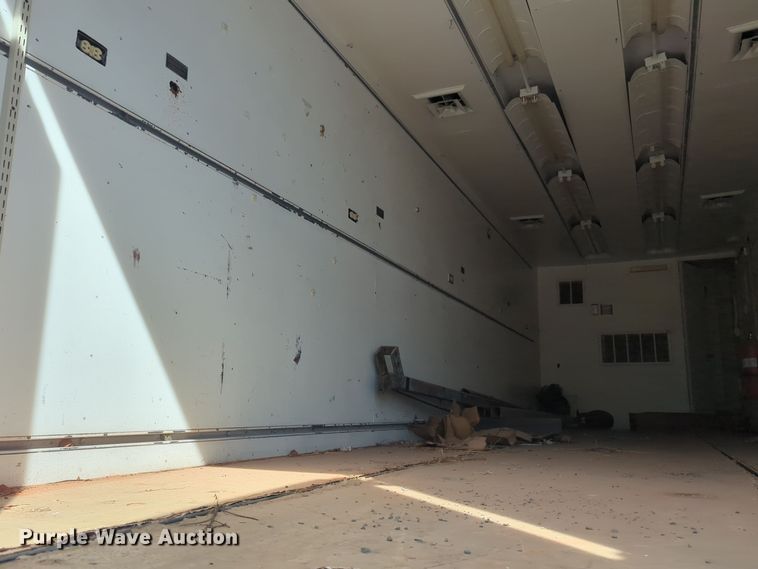 image for item LY9354 1986 Fruehauf FBXF132 dry van trailer