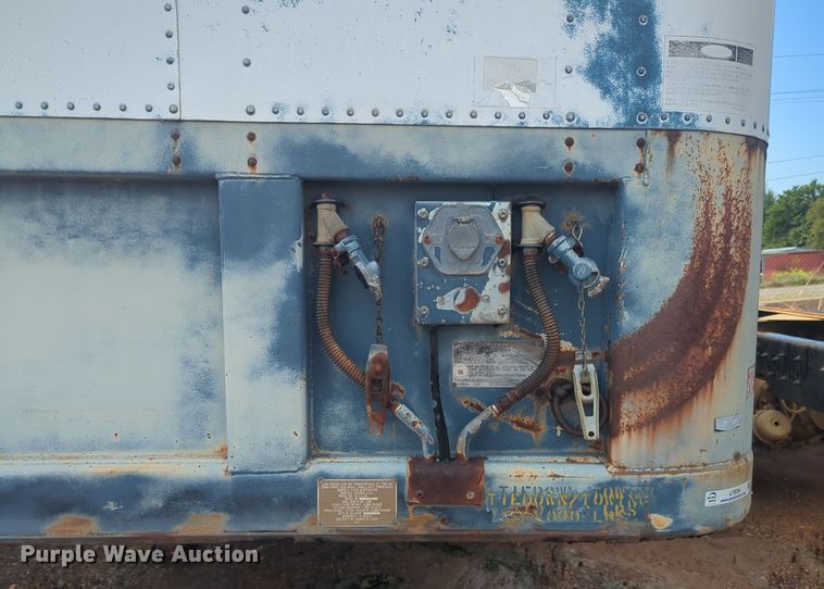 image for item LY9354 1986 Fruehauf FBXF132 dry van trailer