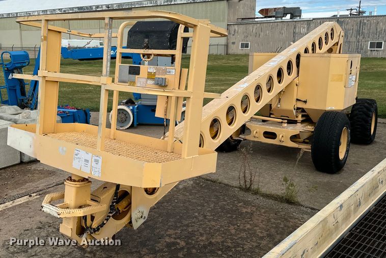 image for item MV9170 1992 Grove AMZ66 boom lift