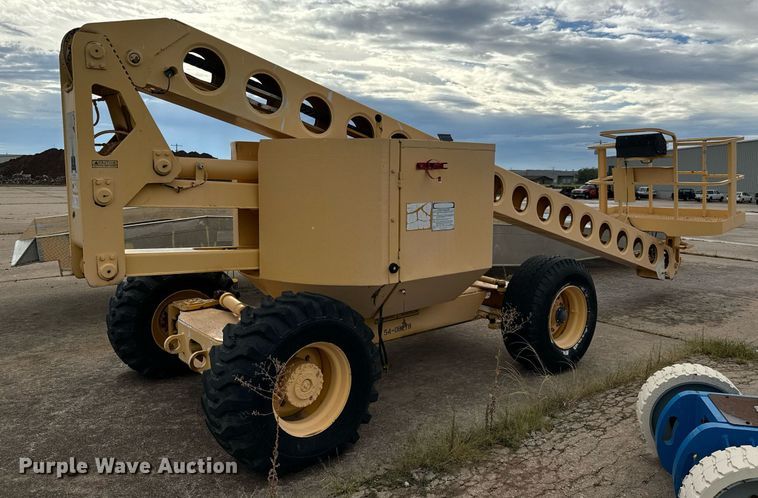 image for item MV9170 1992 Grove AMZ66 boom lift