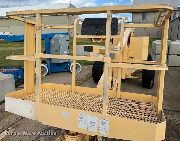 image for item MV9170 1992 Grove AMZ66 boom lift