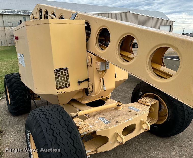 image for item MV9170 1992 Grove AMZ66 boom lift