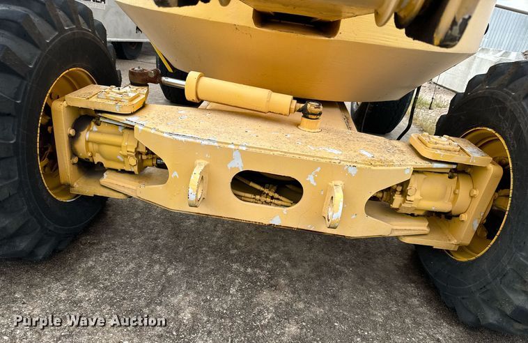 image for item MV9170 1992 Grove AMZ66 boom lift