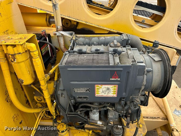 image for item MV9170 1992 Grove AMZ66 boom lift