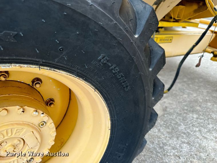 image for item MV9170 1992 Grove AMZ66 boom lift