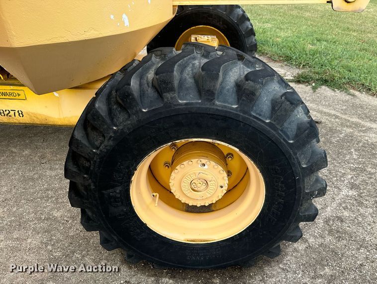 image for item MV9170 1992 Grove AMZ66 boom lift