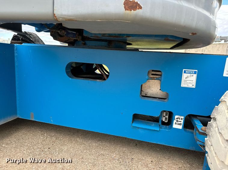 image for item MV9171 2010 Genie Z-30/20N boom lift