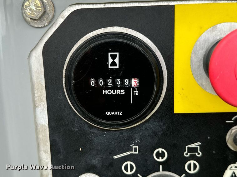 image for item MV9171 2010 Genie Z-30/20N boom lift