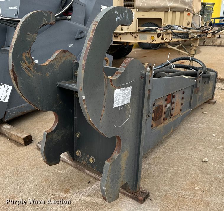 image for item MV9172 Indeco HP5500 excavator breaker