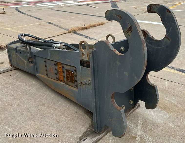 image for item MV9172 Indeco HP5500 excavator breaker