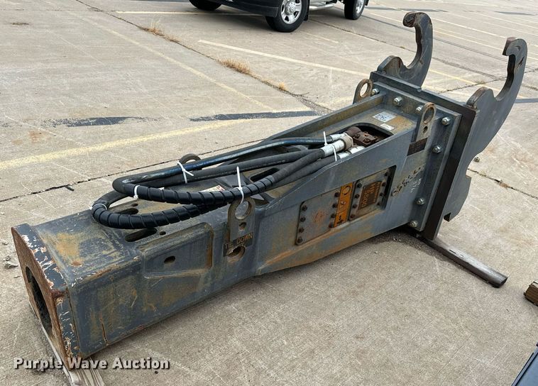 image for item MV9172 Indeco HP5500 excavator breaker