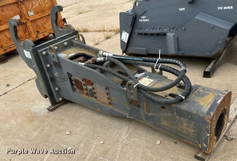 image for item MV9172 Indeco HP5500 excavator breaker