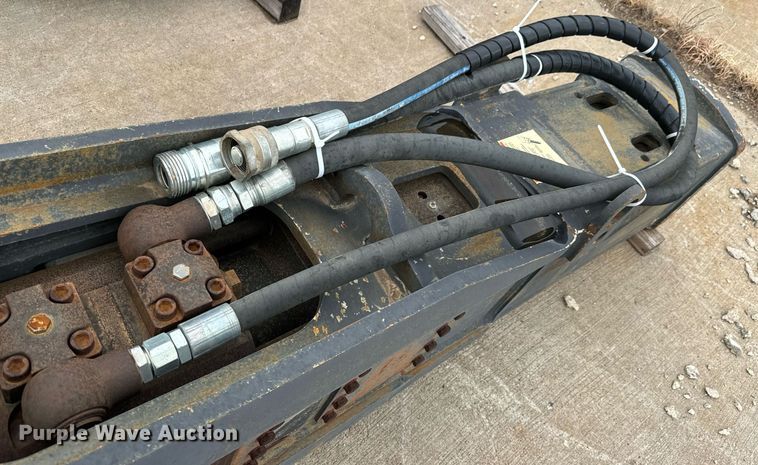 image for item MV9172 Indeco HP5500 excavator breaker