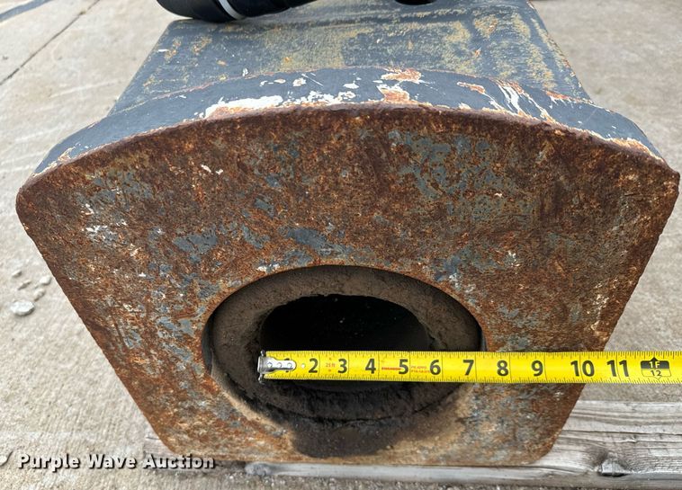 image for item MV9172 Indeco HP5500 excavator breaker