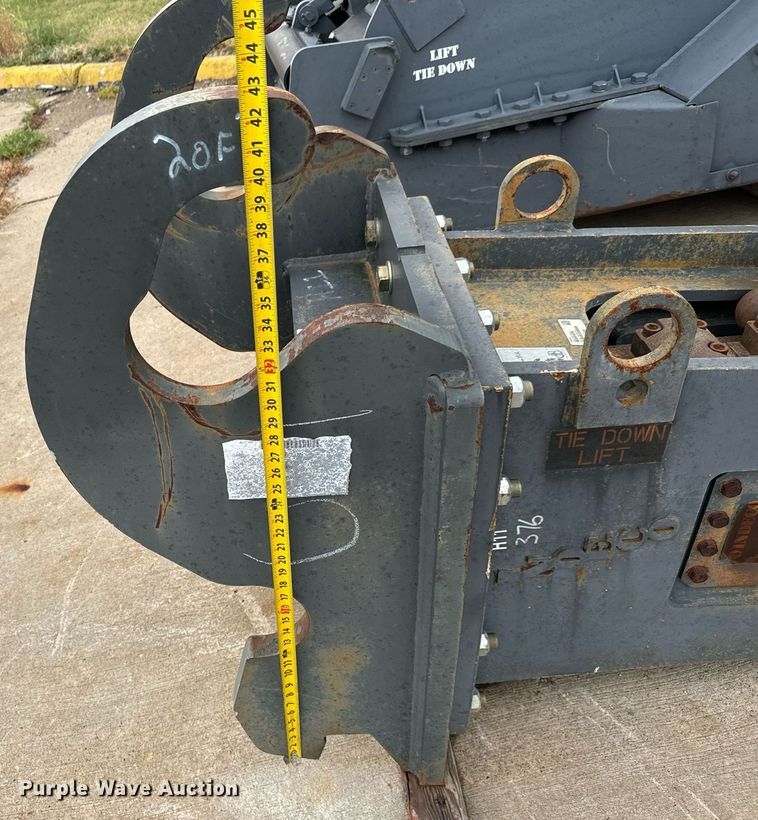 image for item MV9172 Indeco HP5500 excavator breaker