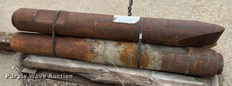 image for item MV9172 Indeco HP5500 excavator breaker