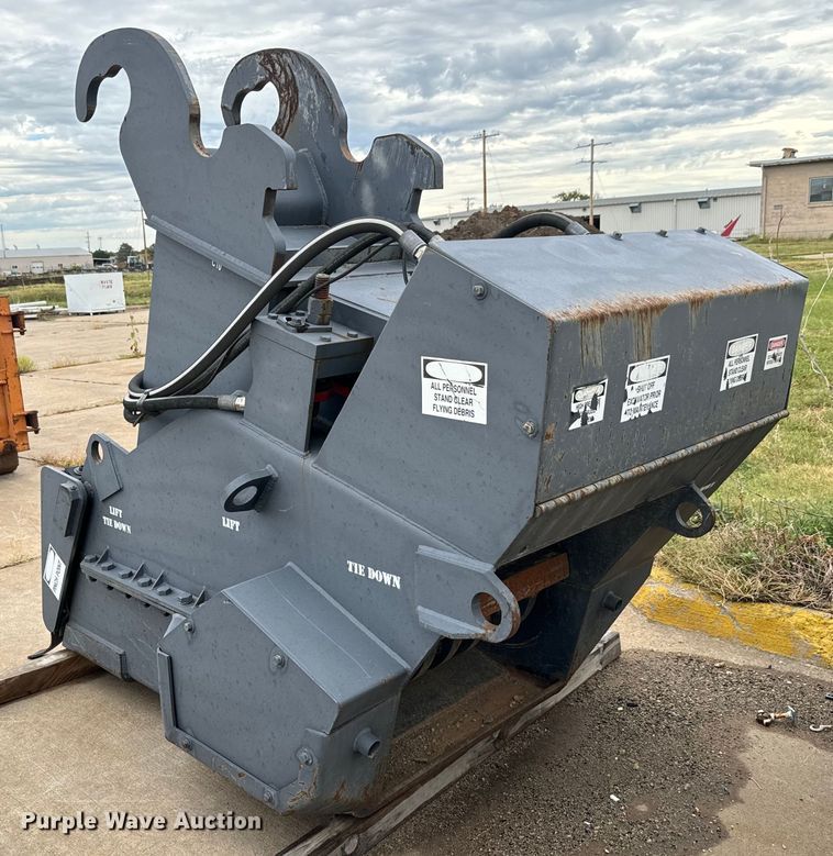 image for item MV9173 Crush-All CR75 excavator rock crusher