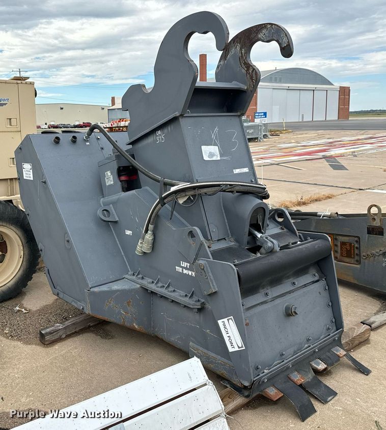 image for item MV9173 Crush-All CR75 excavator rock crusher