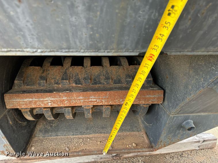 image for item MV9173 Crush-All CR75 excavator rock crusher