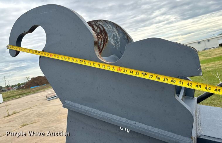 image for item MV9173 Crush-All CR75 excavator rock crusher