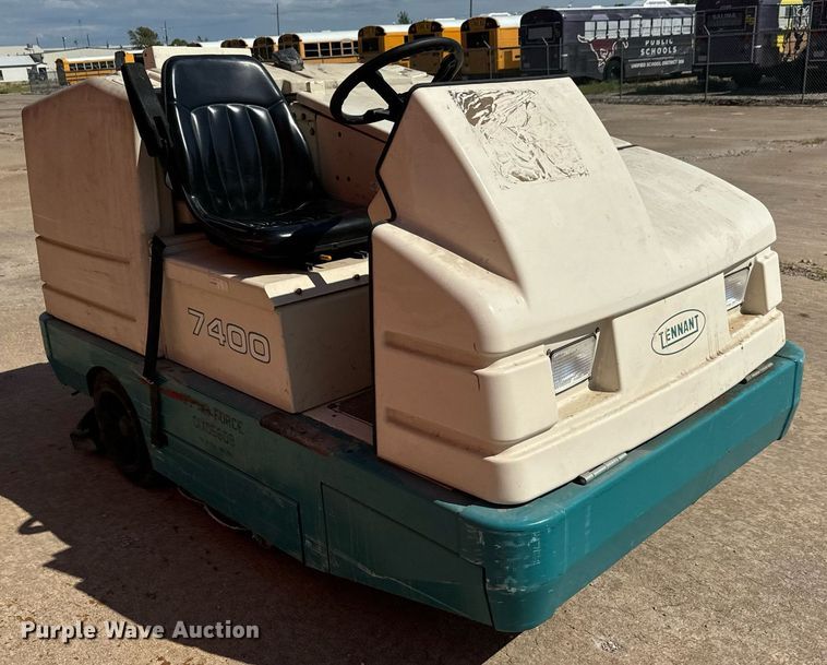 image for item MV9182 Tennant  7400 floor scrubber 
