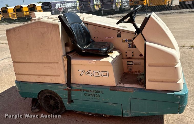 image for item MV9182 Tennant  7400 floor scrubber 