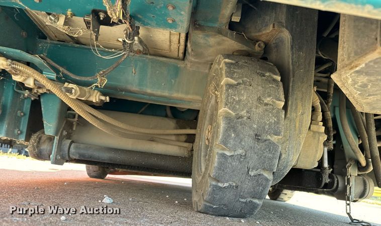 image for item MV9182 Tennant  7400 floor scrubber 