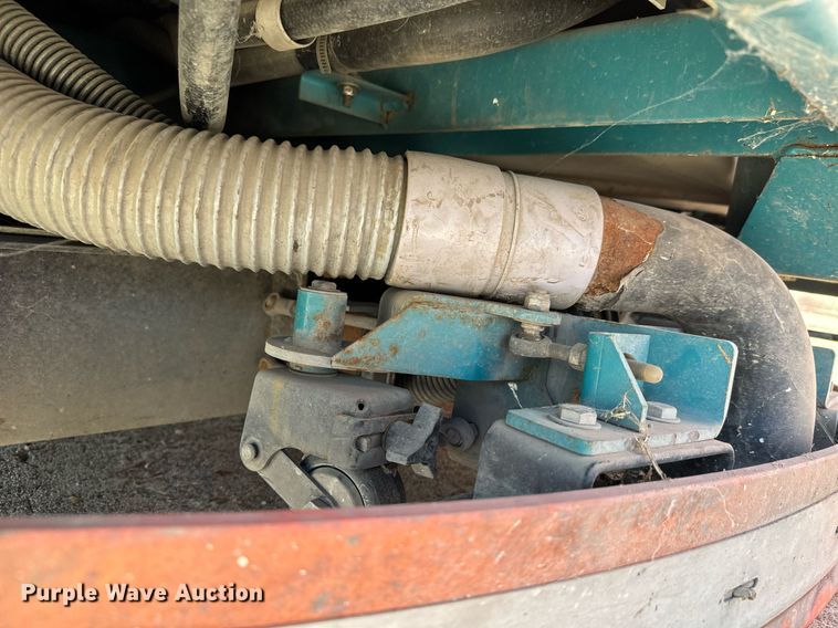 image for item MV9182 Tennant  7400 floor scrubber 