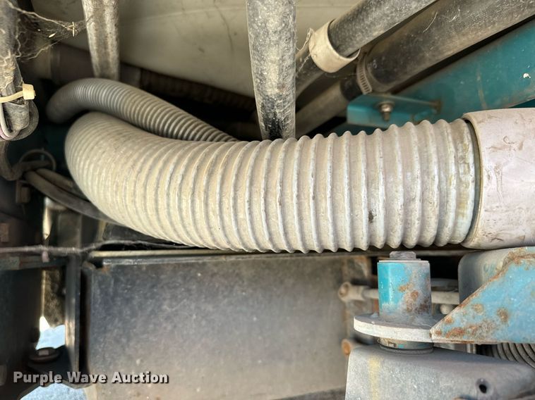 image for item MV9182 Tennant  7400 floor scrubber 